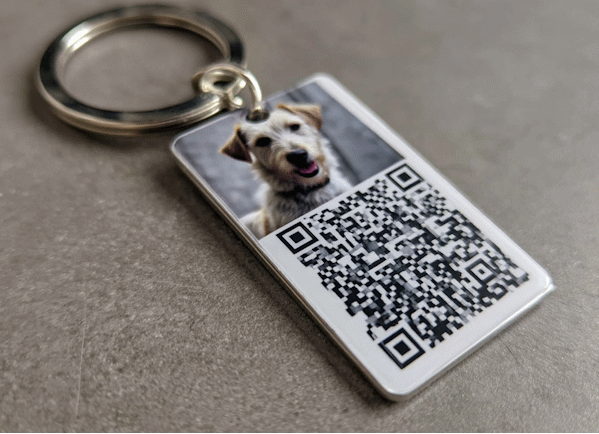 Gedenkvideo per QR code am Schlüsselanhänger